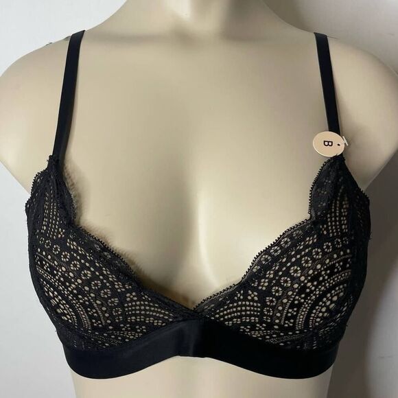 H&M Other - H&M Bra 32B Black Lace Lined Padded Feminine Wireless Feminine Intimates Modern